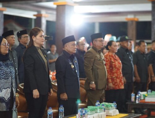 TANDA KEMBALINYA SEMANGAT DAN OPTIMISME MASYARAKAT MAHULU, KETUA SEMENTARA DPRD IKUT SERTA DALAM PAWAI OBOR